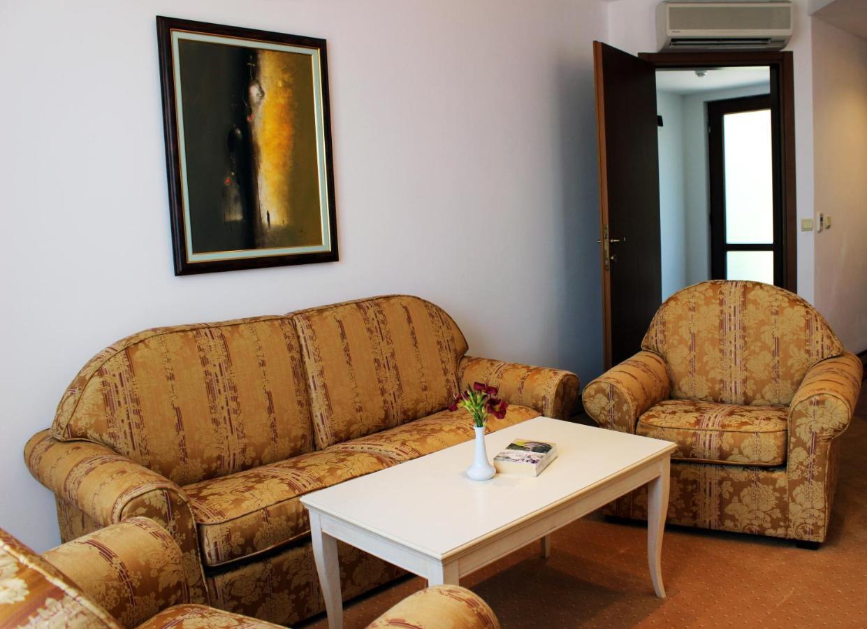 Helena Vip Villas And Suites Sunny Beach Exterior photo