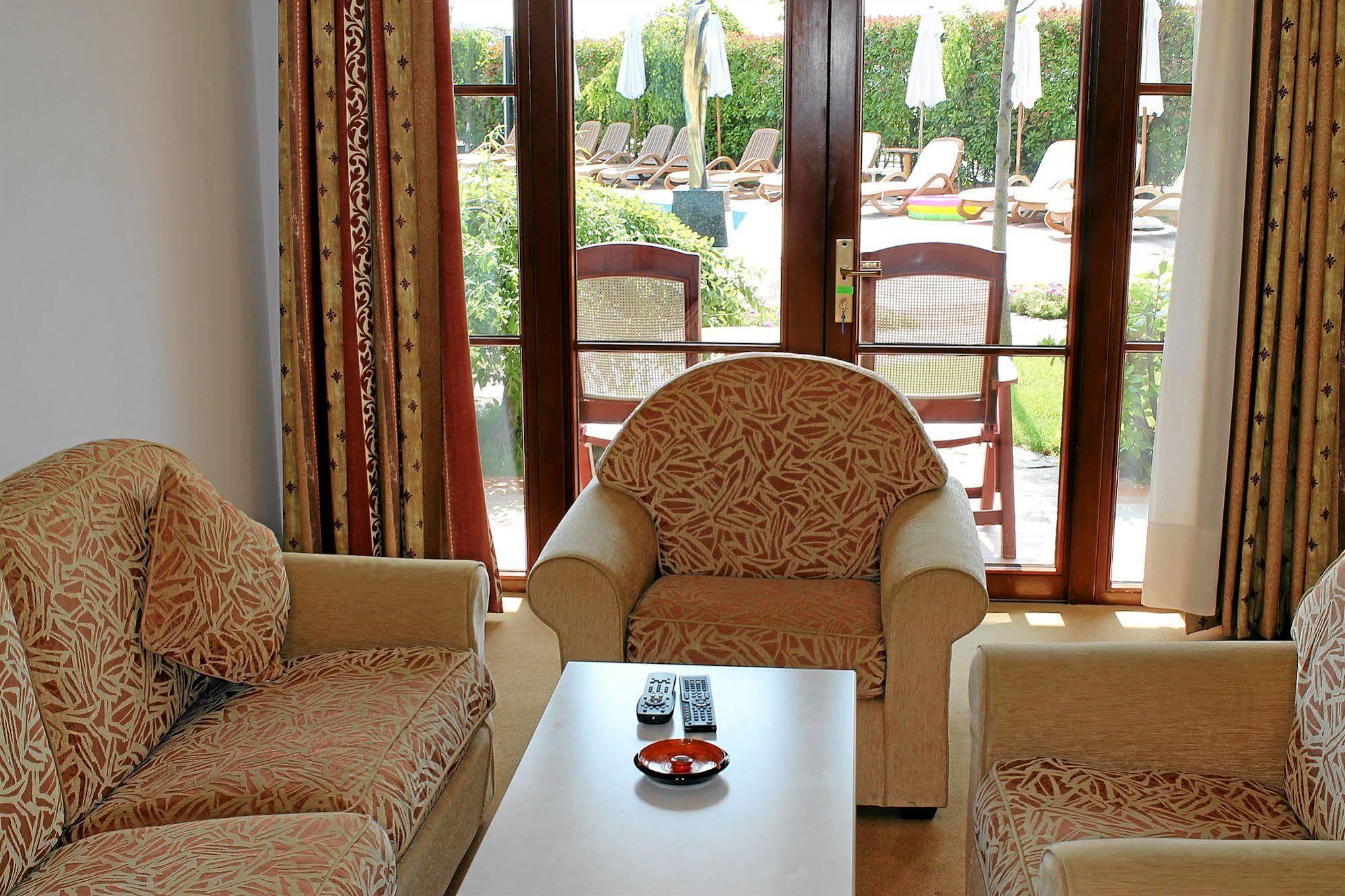 Helena Vip Villas And Suites Sunny Beach Exterior photo